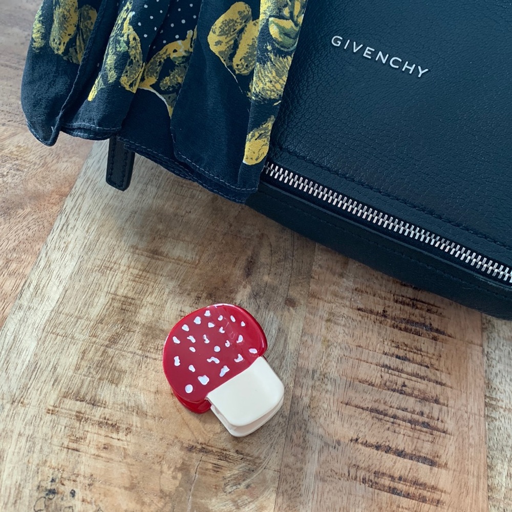 Urban Outfitters | Claw Clip | red toadstool mushroom